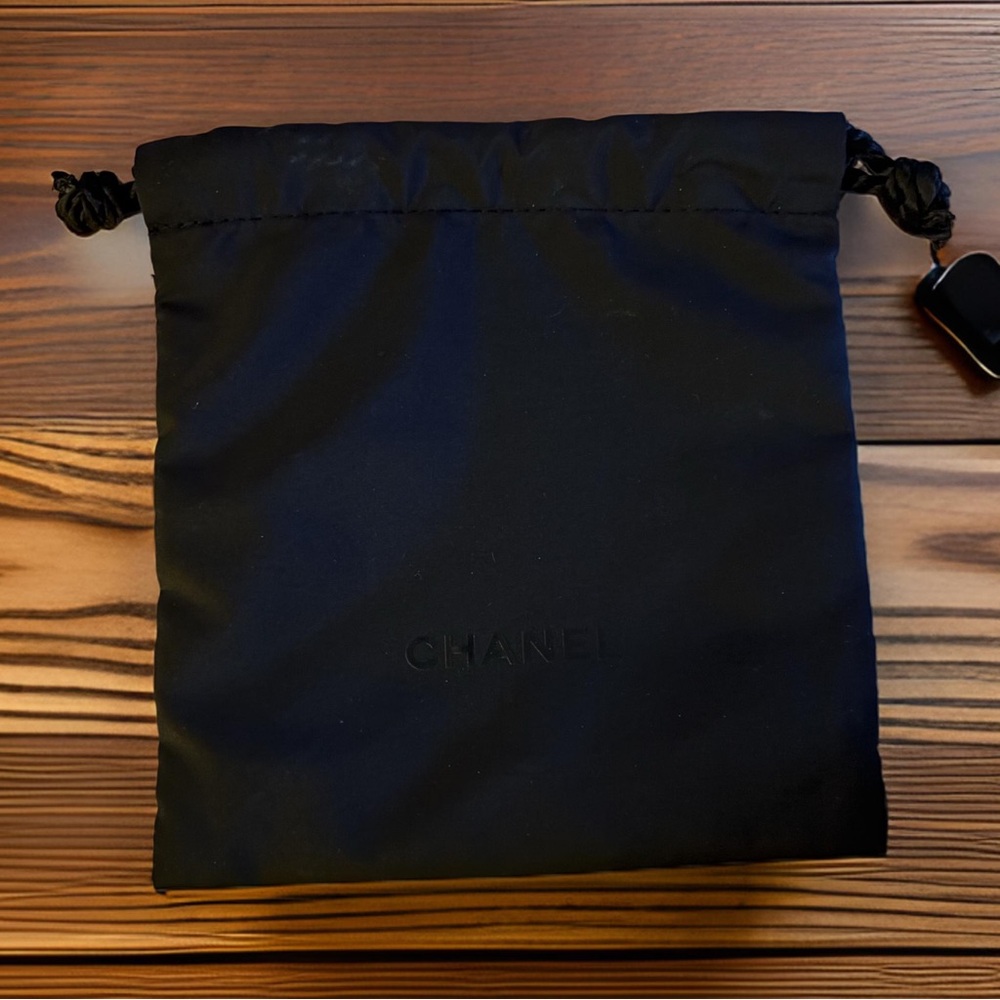 CHANEL | Old Travel Line Black Quilted Print Nylon Cosmetic Makeup Pouch - Picture 4 of 7